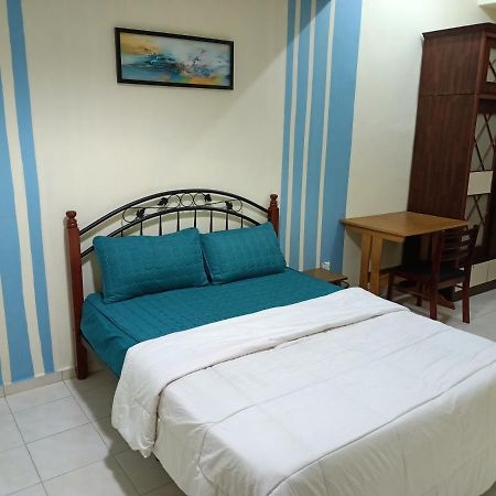 Oyo Home 90419 Sahar Guesthouse Malacca Екстериор снимка