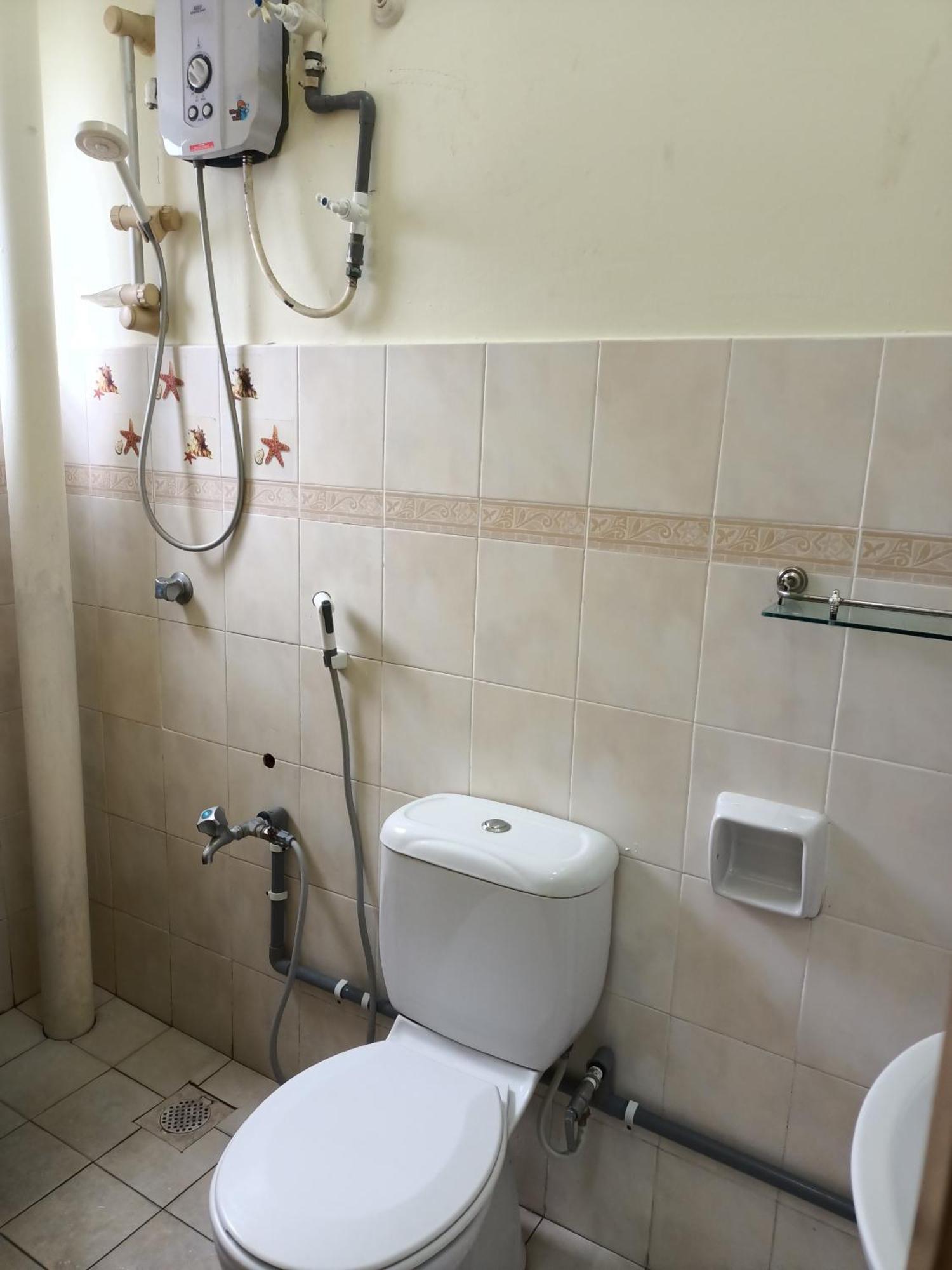Oyo Home 90419 Sahar Guesthouse Malacca Екстериор снимка