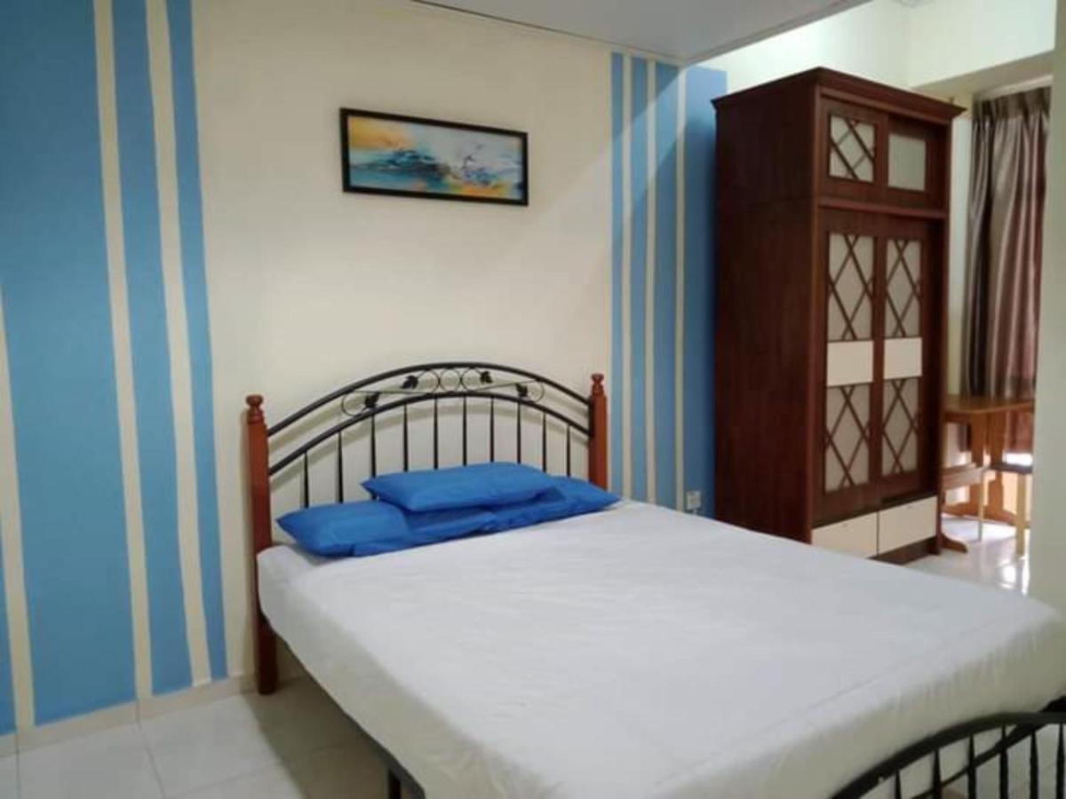 Oyo Home 90419 Sahar Guesthouse Malacca Екстериор снимка