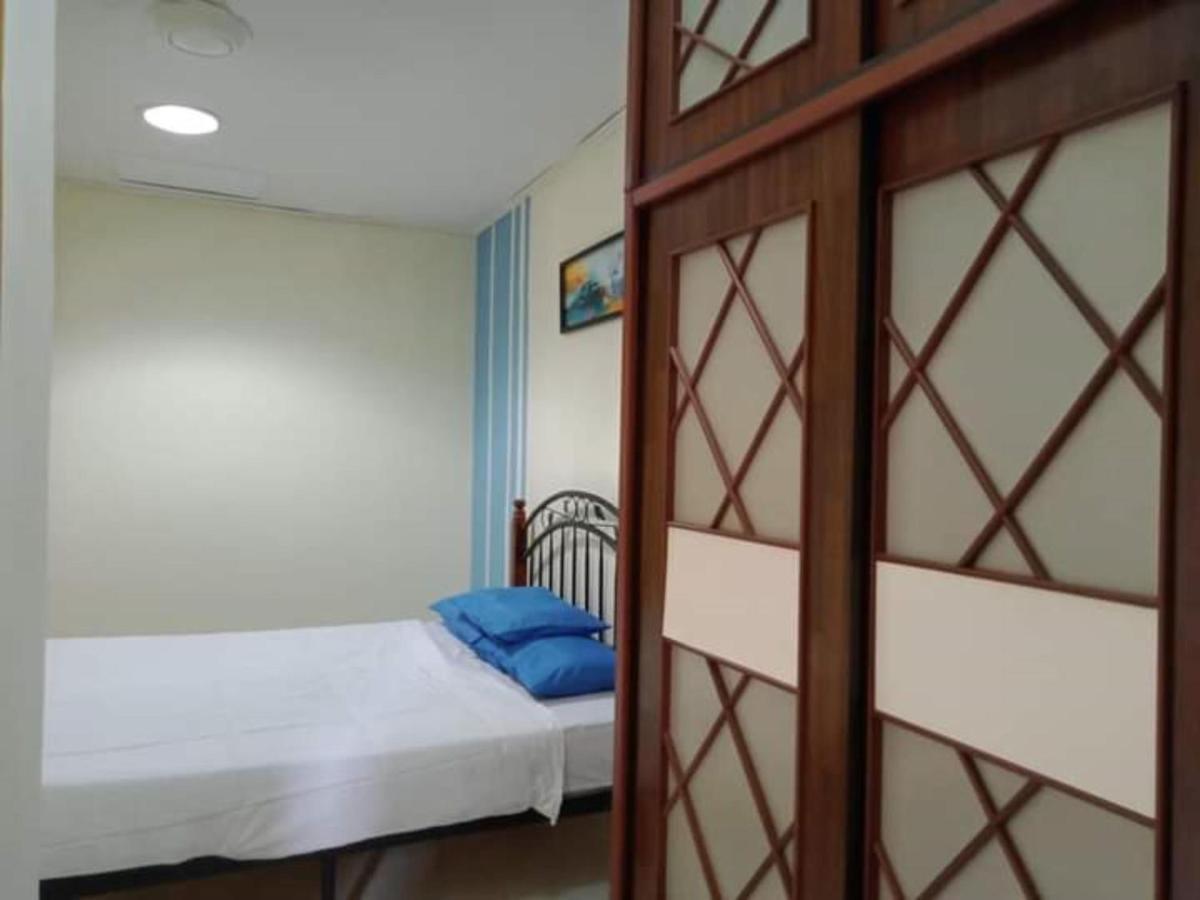 Oyo Home 90419 Sahar Guesthouse Malacca Екстериор снимка