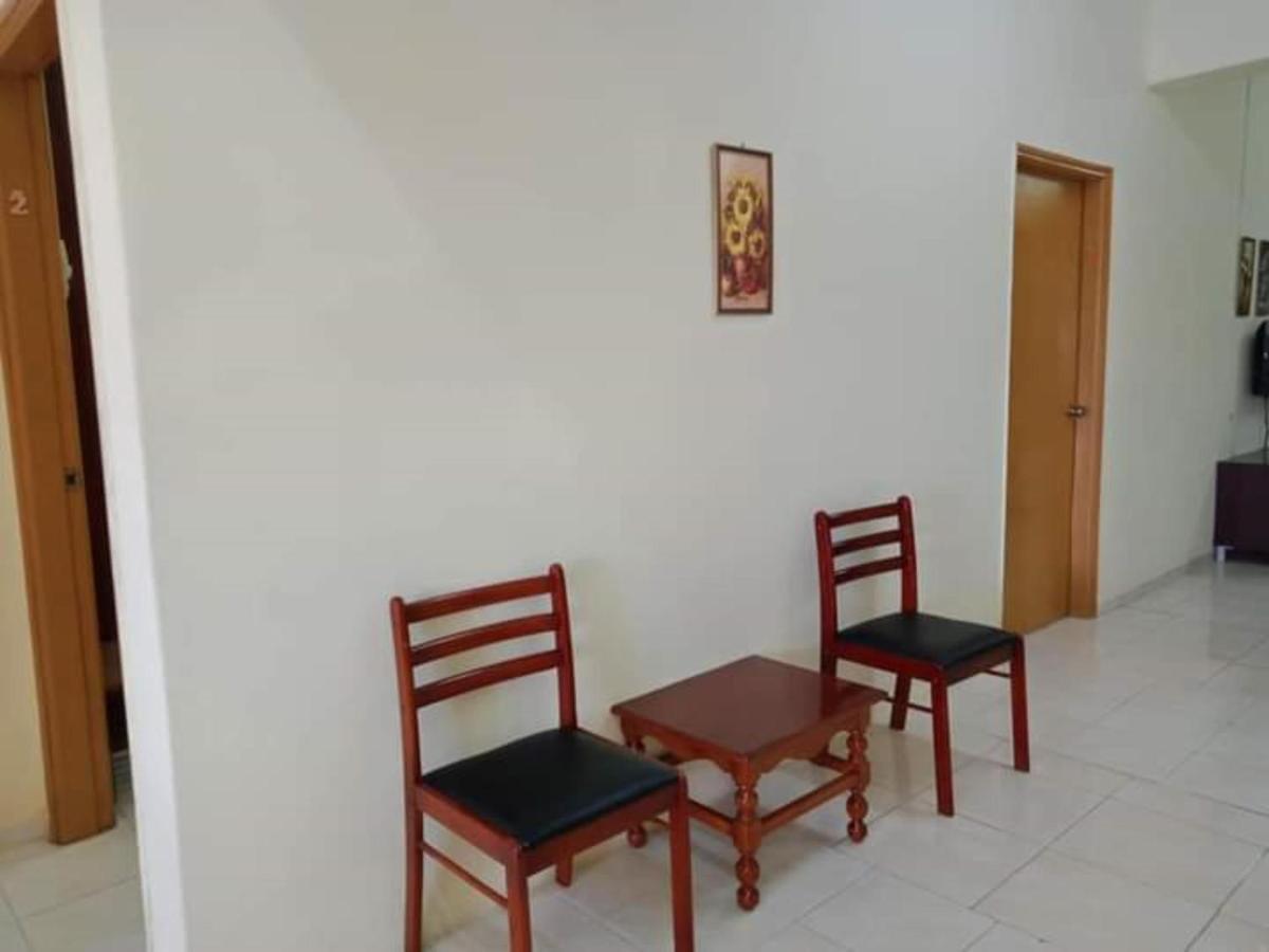 Oyo Home 90419 Sahar Guesthouse Malacca Екстериор снимка